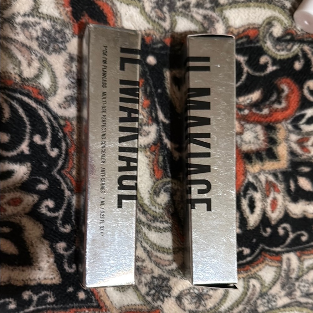 IL MAKIAGE Silver Lipstick